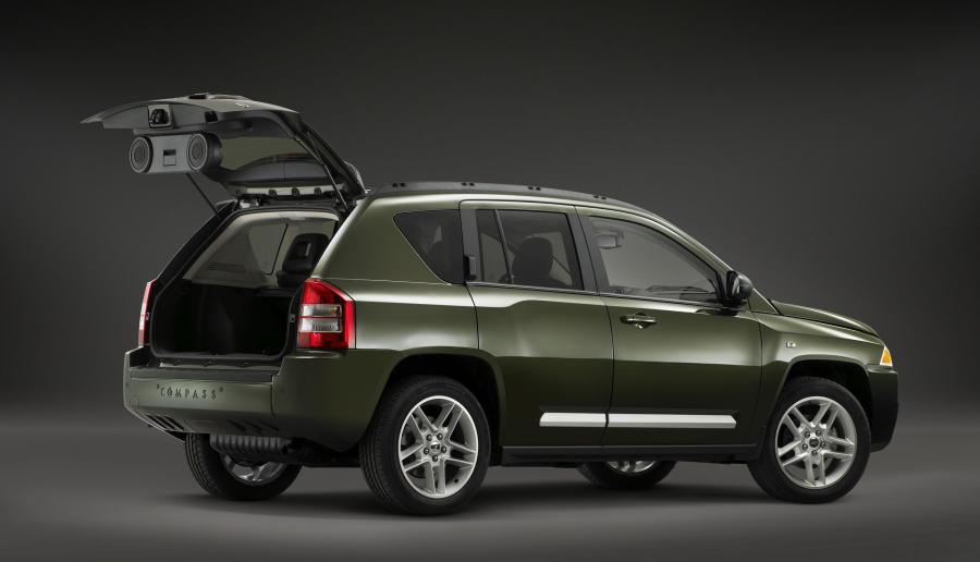  Jeep Compass 2009 года  (фото 17 из 29)